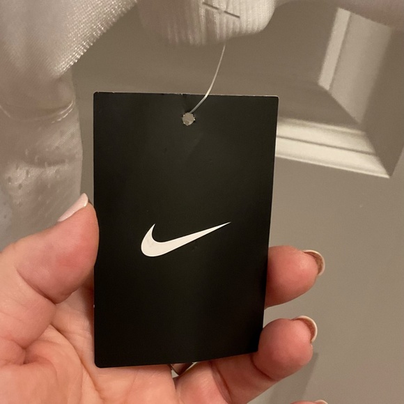 Nike White Jersey - Picture 4 of 4